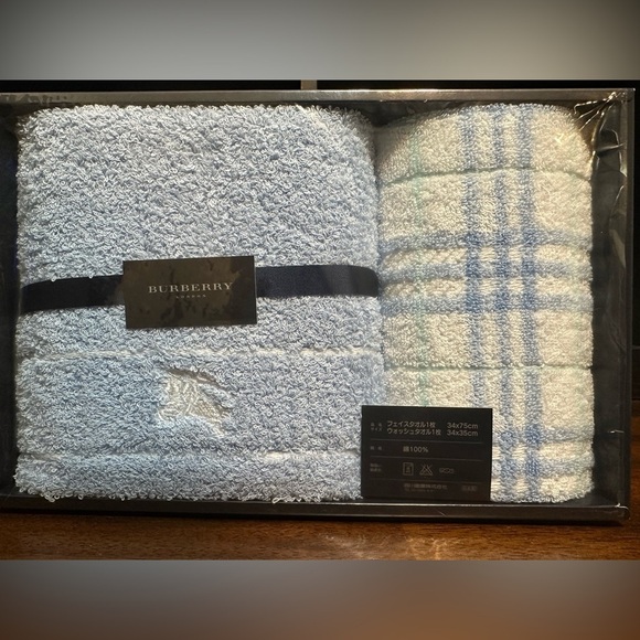 Burberry Other - Authentic Burberry Towel gift set NIB